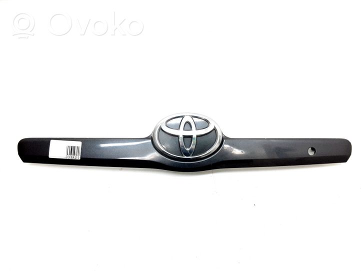 Toyota Camry Takaluukun rekisterikilven valon palkki 7680106120
