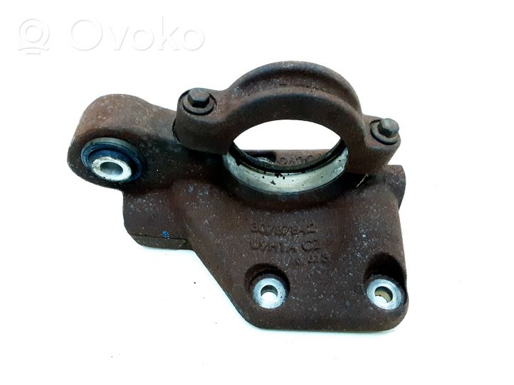 Volvo XC60 Staffa del cuscinetto di supporto dell’albero di trasmissione 30787842