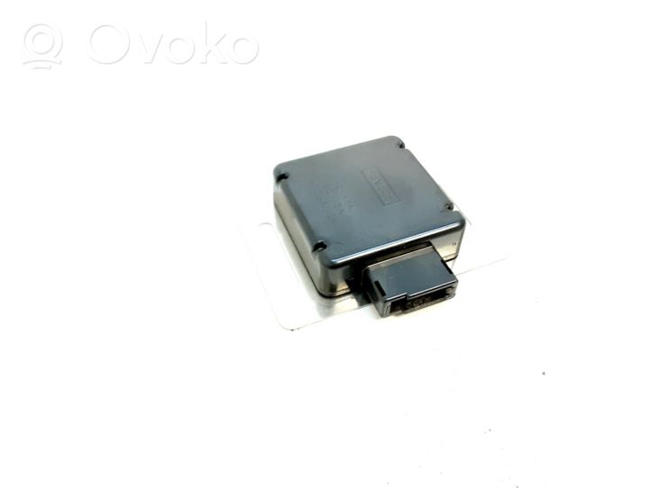 Ford Fusion II GPS-pystyantenni DG9T19H464CD