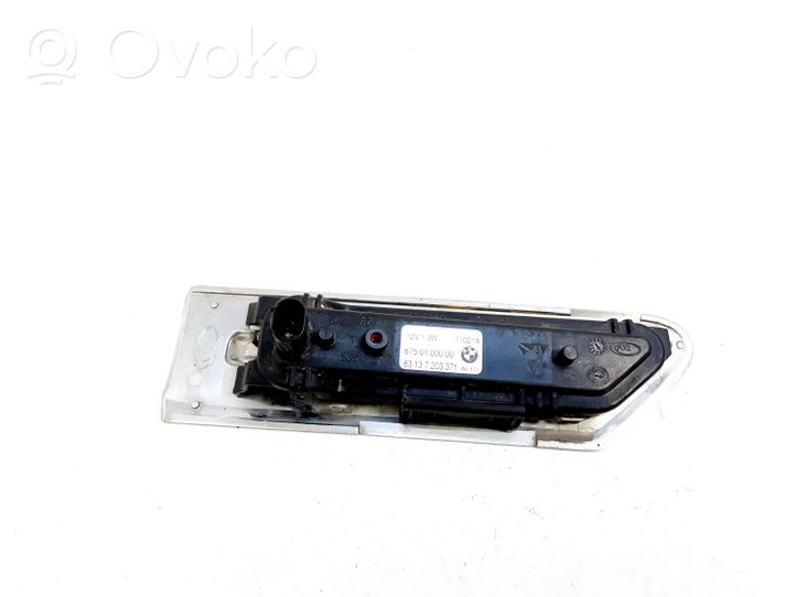 BMW 7 F01 F02 F03 F04 Indicatore di direzione del parafango anteriore 7203371