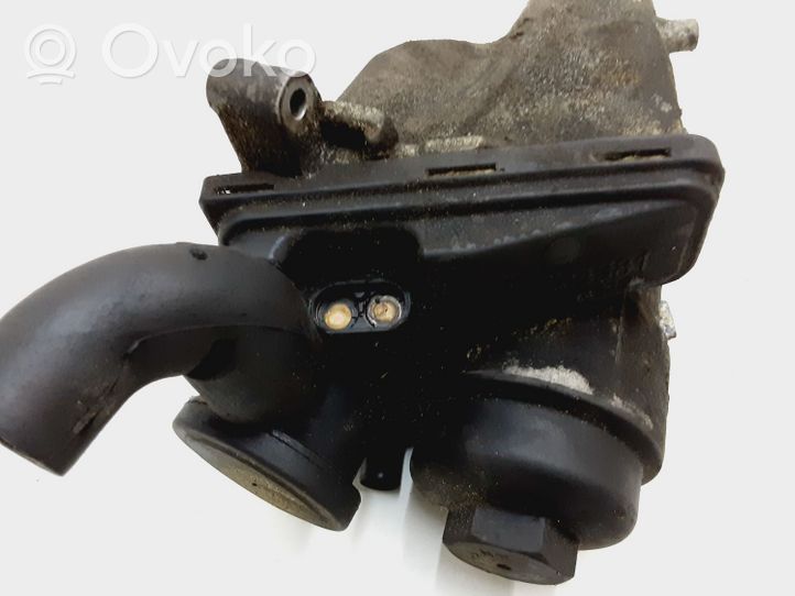 Volvo V50 Support de filtre à huile 30684381