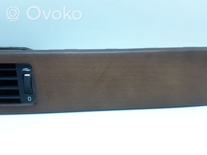 Volvo V70 Dysze / Kratki środkowego nawiewu deski rozdzielczej 30791456