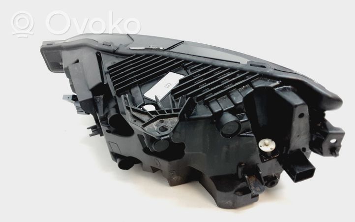 Volvo XC60 Lampa przednia 32337383