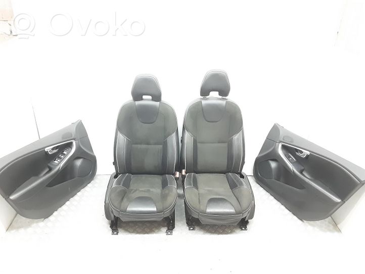 Volvo V40 Set interni 