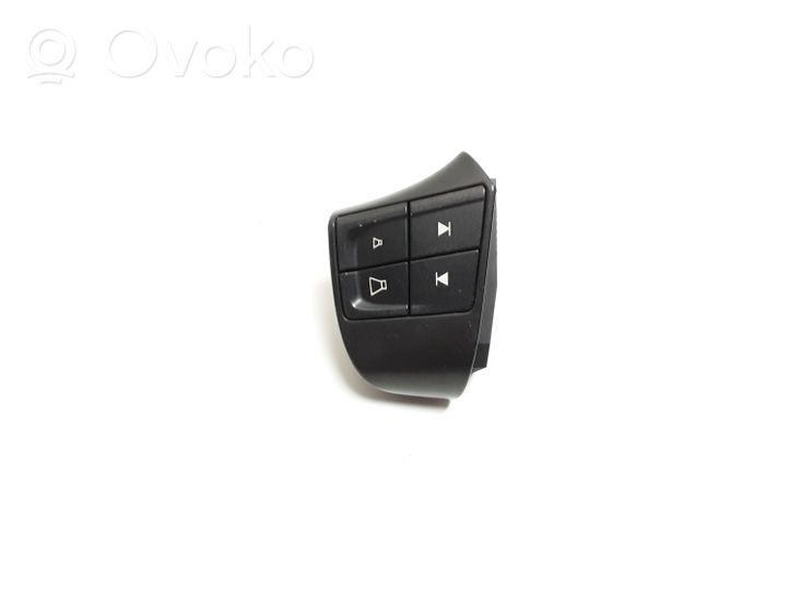 Volvo S40 Pulsanti/interruttori sul volante 758588