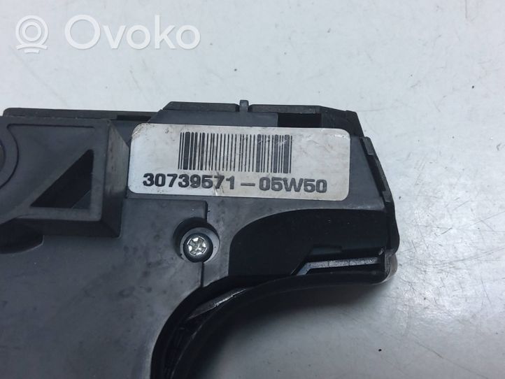 Volvo V70 Pulsanti/interruttori sul volante 30739571