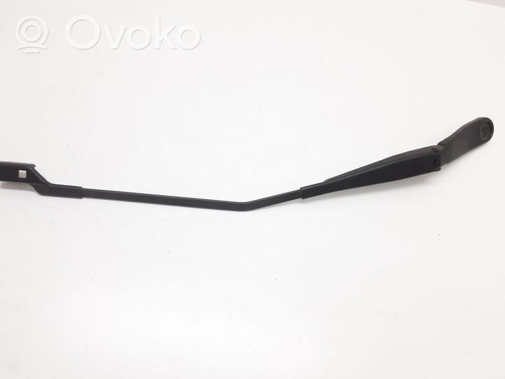 Volvo XC60 Front wiper blade arm 30753526