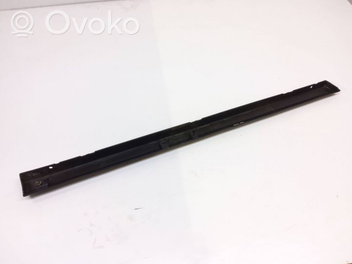 Volvo V70 Front door trim (molding) 30678133