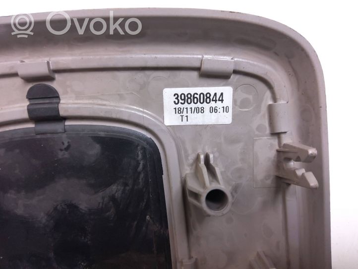 Volvo S40 Priekinių vietų apšvietimo žibintas 39860844
