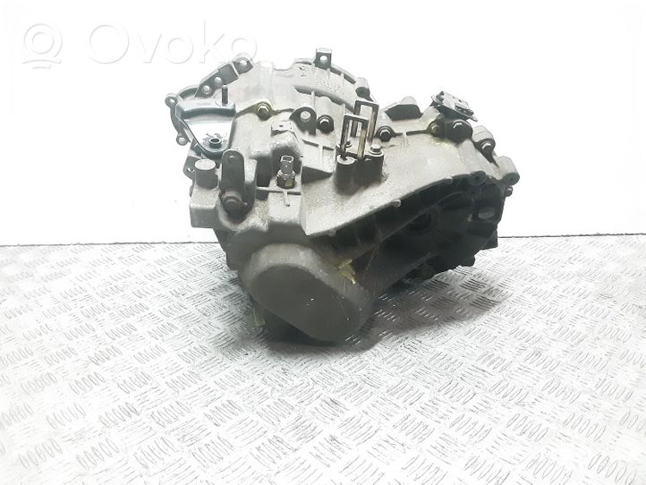 Volvo V70 Manual 5 speed gearbox 9482050