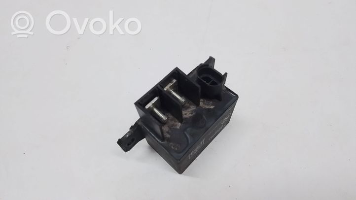 BMW 7 F01 F02 F03 F04 Coolant fan relay 7661503