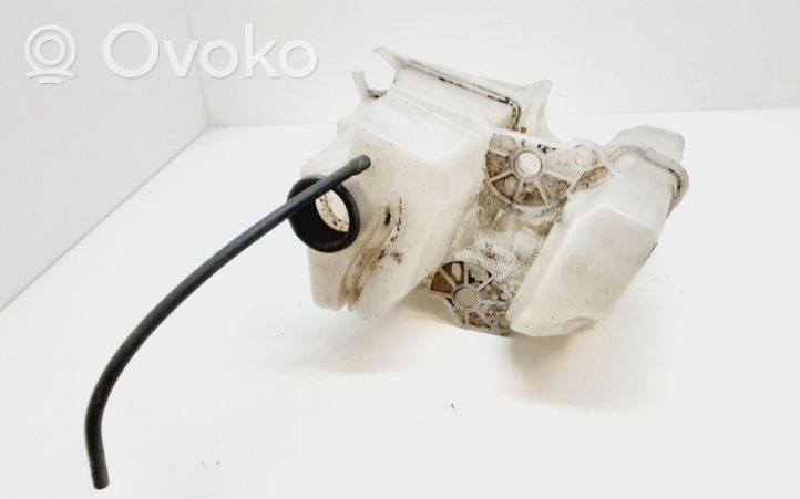 Volvo V70 Windshield washer fluid reservoir/tank 30655661