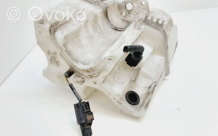 Volvo V70 Windshield washer fluid reservoir/tank 30655661