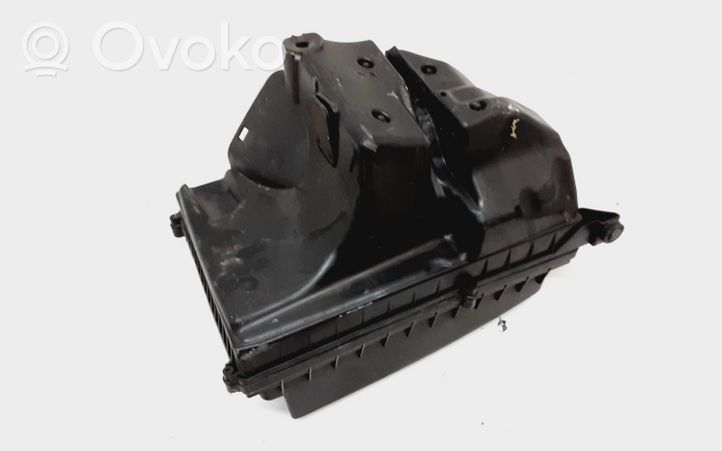 Volvo V70 Caja del filtro de aire 30748207