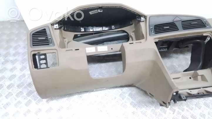 Volvo V70 Panelė 39873732