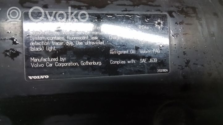 Volvo V70 Radiatoru paneļa augšējā daļa (televizors) 