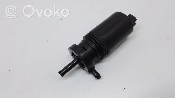 Volvo V70 Windscreen/windshield washer pump 1013229