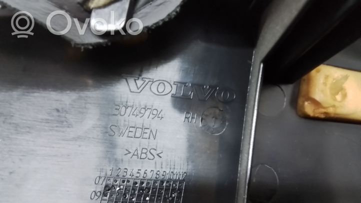 Volvo V70 Salona daļu komplekts 30780043