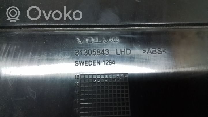Volvo V70 Guantera 39810153