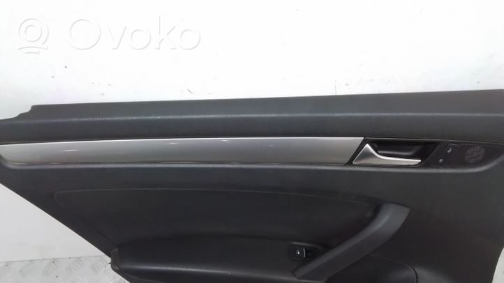 Volkswagen PASSAT B7 USA Takaoven verhoilu 561867211