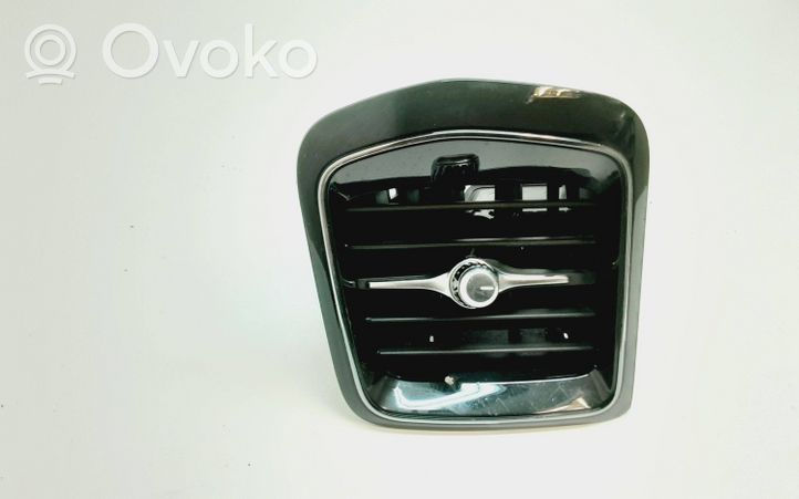 Volvo S60 Kojelaudan sivutuuletussuuttimen kehys 31477876