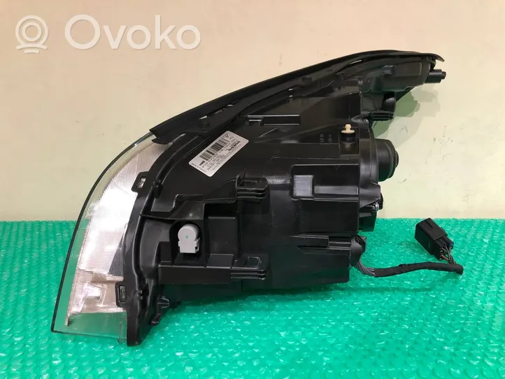 Volvo V60 Lampa przednia 31299991