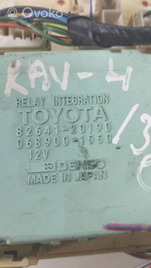 Toyota RAV 4 (XA20) Boîte à fusibles 8264120190