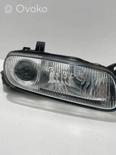 Mazda 323 F Faro delantero/faro principal 11061708