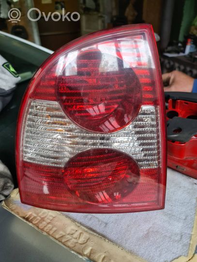 Volkswagen PASSAT B5.5 Lampa tylna 28409014