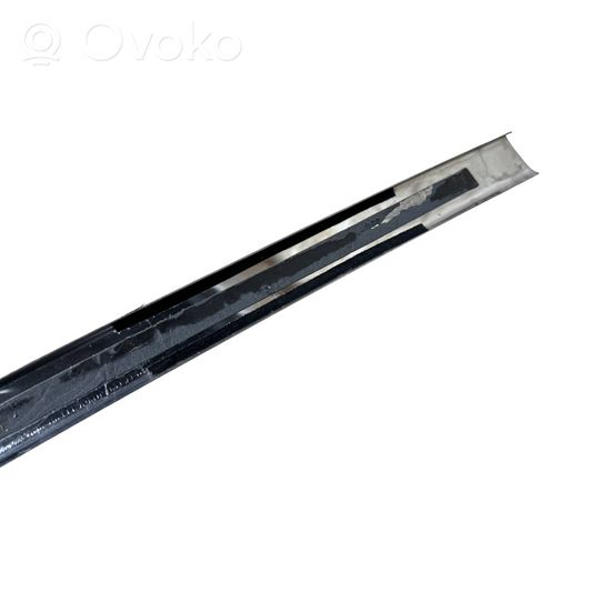 Chrysler 300C Rivestimento modanatura del vetro della portiera posteriore 61999LXLH