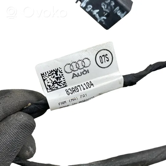 Audi Q3 F3 Parkavimo (PDC) daviklių instaliacija 83A971104