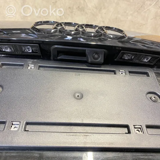 Audi Q3 F3 Puerta del maletero/compartimento de carga 83A845501A