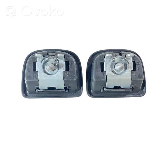 Audi Q3 F3 Tvirtinimo kablys / kilpa 8V0863503C