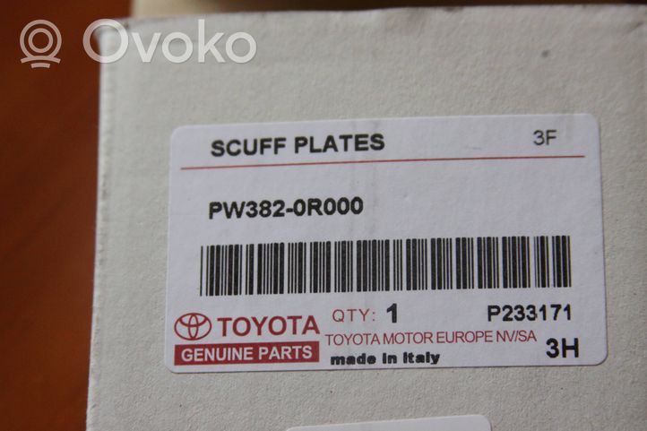 Toyota Prius (XW50) Garniture de marche-pieds / jupe latérale PW3820R000