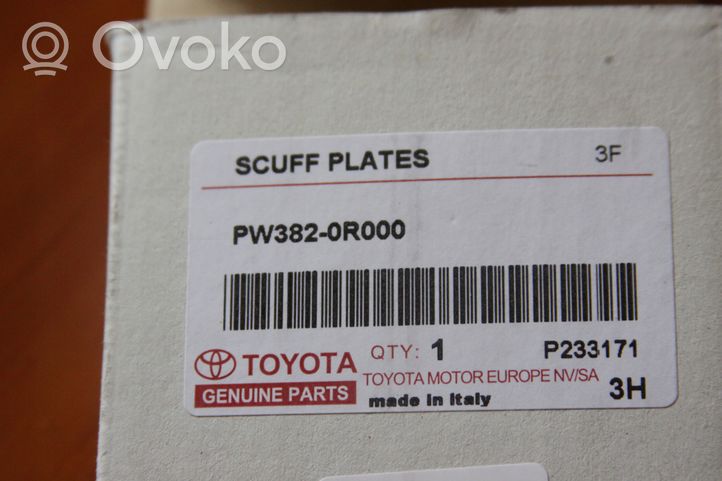 Toyota Prius (XW50) Garniture de protection de seuil intérieur PW3820R000