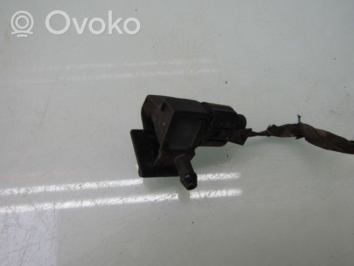 Audi A6 S6 C4 4A Ugello a spruzzo lavavetri per parabrezza 4B0955987