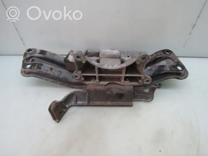 Infiniti Q50 Supporto di montaggio scatola del cambio A2112420340