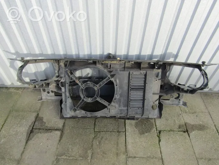 Volkswagen Vento Панель радиаторов (телевизор) 