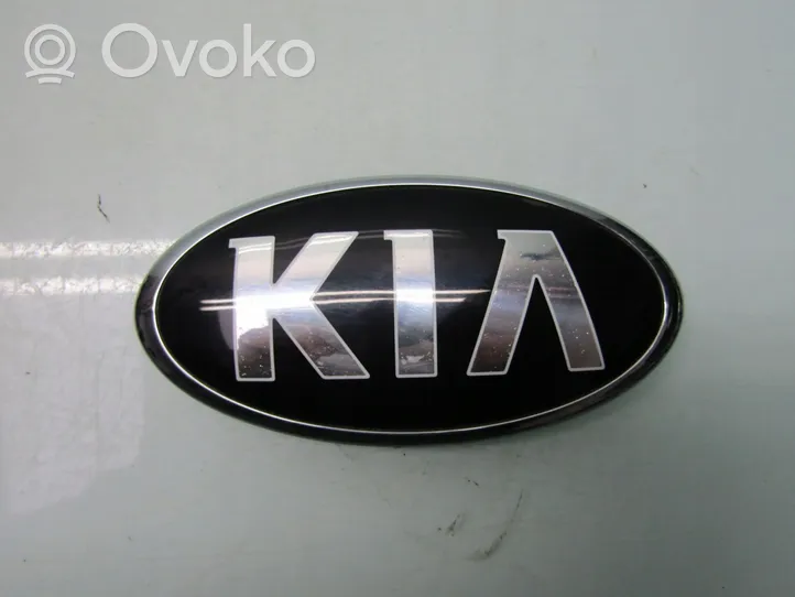 KIA Rio Mostrina con logo/emblema della casa automobilistica 863201W150