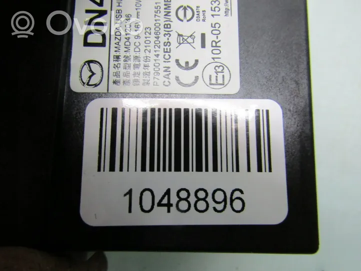 Mazda MX-30 Connecteur/prise USB DN4E669U0