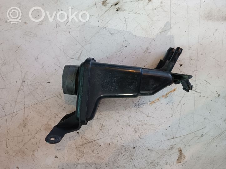 Seat Exeo (3R) Ohjaustehostimen nestesäiliö 8E0422373B