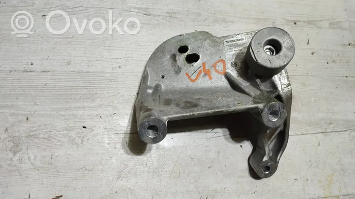 Volvo V40 Supporto di montaggio del motore 31686385