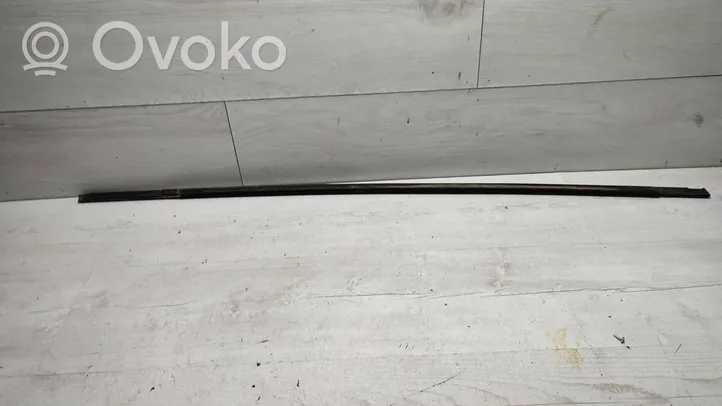 Volvo V40 Etuoven lista (muoto) 