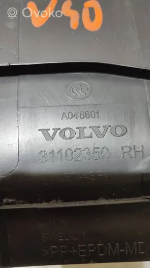 Volvo V40 (B) Revêtement de pilier (bas) 31102350