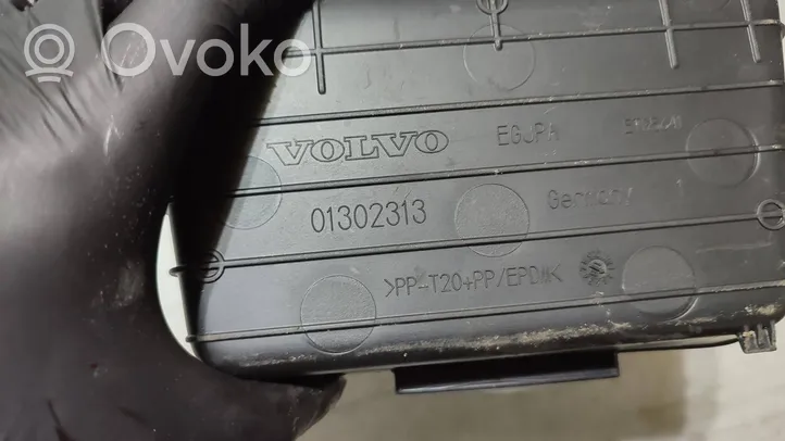 Volvo V40 Panelės stalčiuko/lentinėlės paklotėlis 01302313