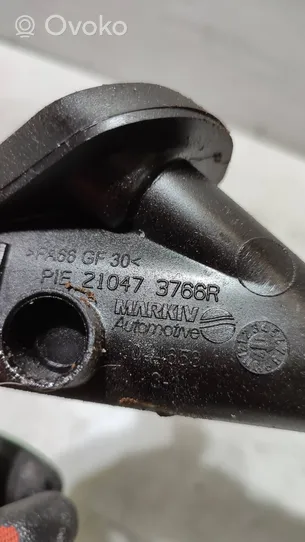 Mercedes-Benz A W176 Moottorin vesijäähdytyksen putki/letku 210473766R