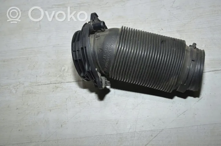 Volkswagen Scirocco Część rury dolotu powietrza 1K0129684