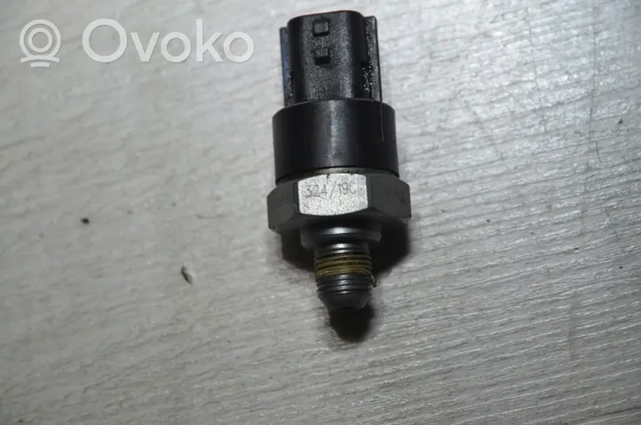 Dacia Duster II Sensor de presión del aceite 252405025R