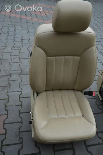 Mercedes-Benz R W251 Etumatkustajan istuin 
