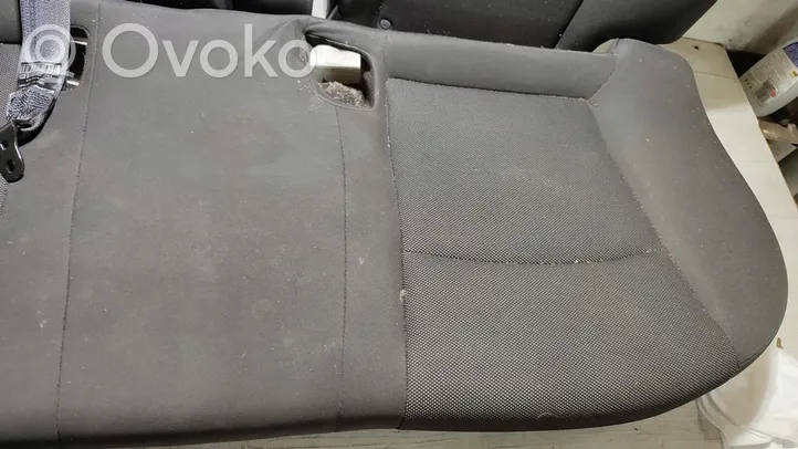 Chevrolet Cruze Rear seat 7370923